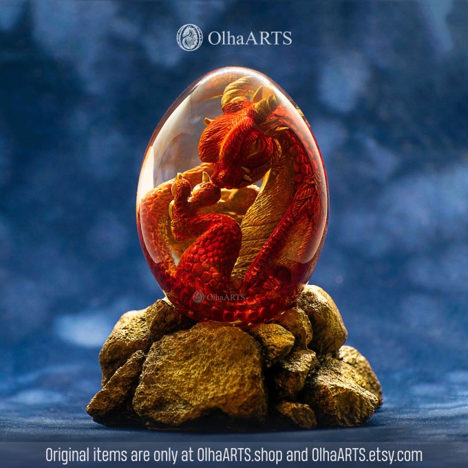 Green-gold Spiral-horned Dragon Egg. VIP Gift Set with a spiral-horned baby dragon in epoxy resin egg