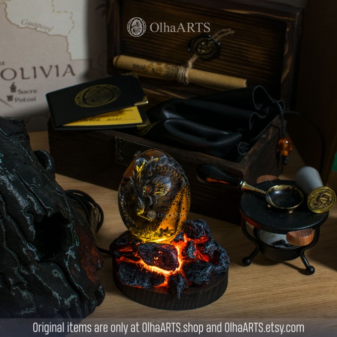 Lava Dragon Egg, VIP gift set with a volcano baby dragon in an epoxy resin egg