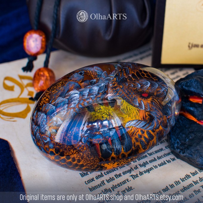 Lava Dragon Egg. VIP Gift Set with a fire baby dragon in epoxy resin egg