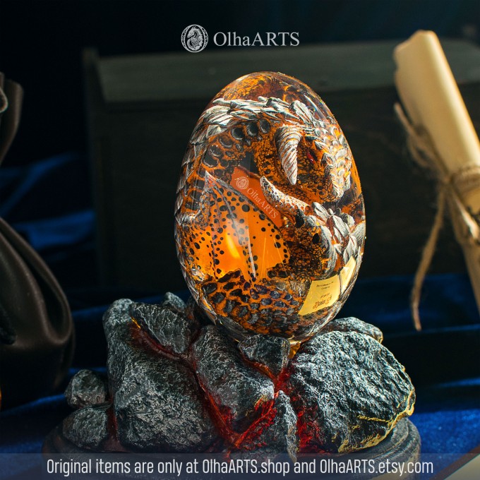 Lava Dragon Egg, VIP gift set with a volcano baby dragon in an epoxy resin egg