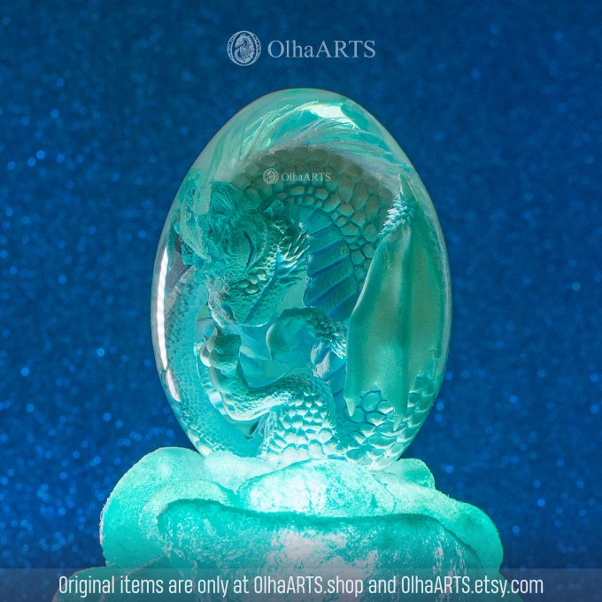 Ice Dragon Egg. VIP Gift Set with an ice baby dragon in epoxy resin egg