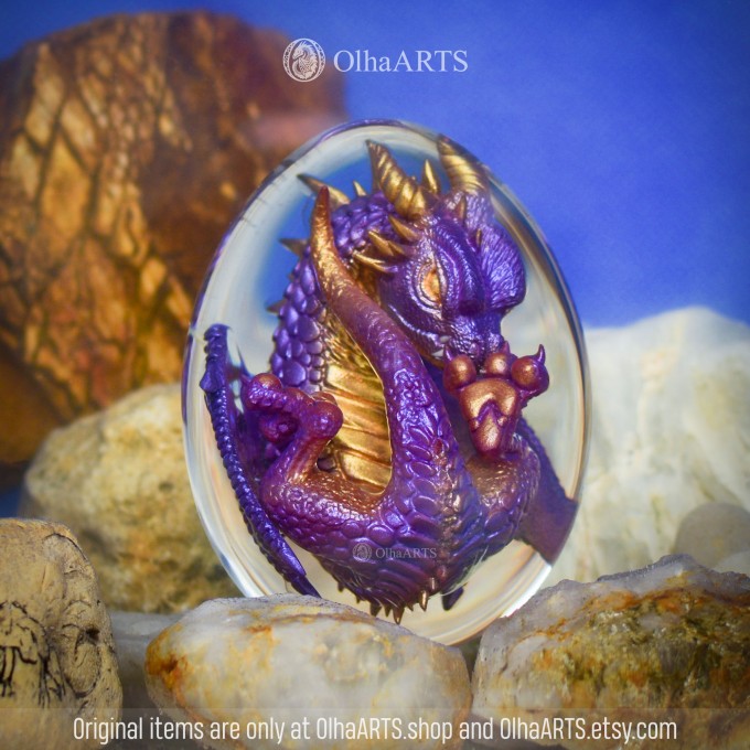 Purple-gold Spiral-horned Dragon Egg. VIP Gift Set with a spiral-horned baby dragon in epoxy resin egg