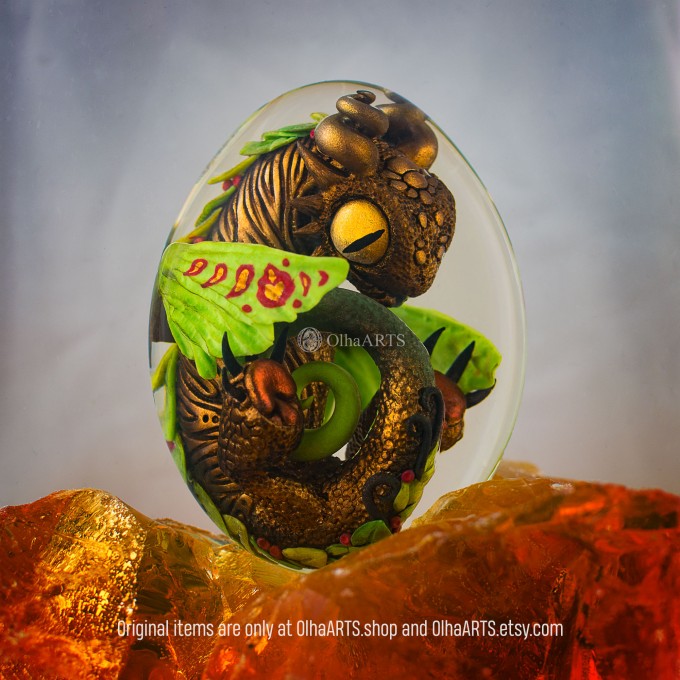 Forest Dragon Egg. VIP Gift Set with a plant baby dragon in epoxy resin egg