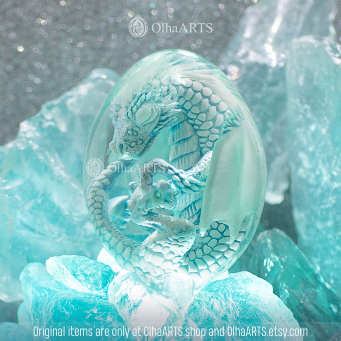 Ice Dragon Egg. VIP Gift Set with an ice baby dragon in epoxy resin egg