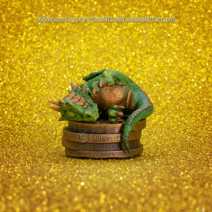 Baby Dragon Sleeping on Coins, Cute Monitor Sitter, Green Dragon, Fantasy Table Figure