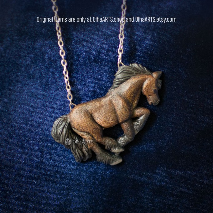 Running Horse: Pendant / Brooch / Magnet