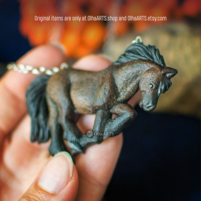 Running Horse: Pendant / Brooch / Magnet