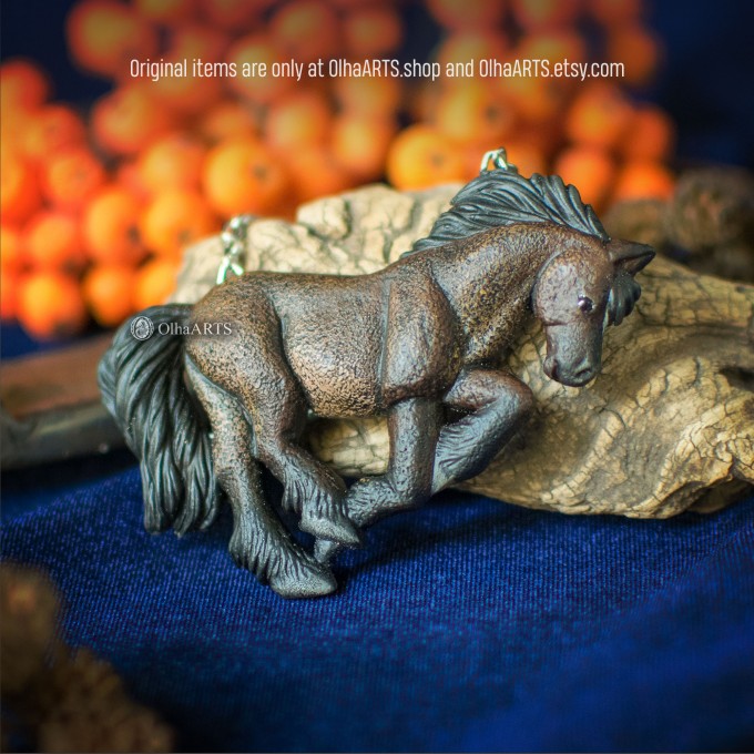 Running Horse: Pendant / Brooch / Magnet