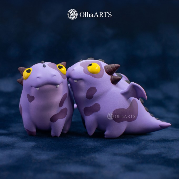 Figurine of Dracow, the cute purple dragon