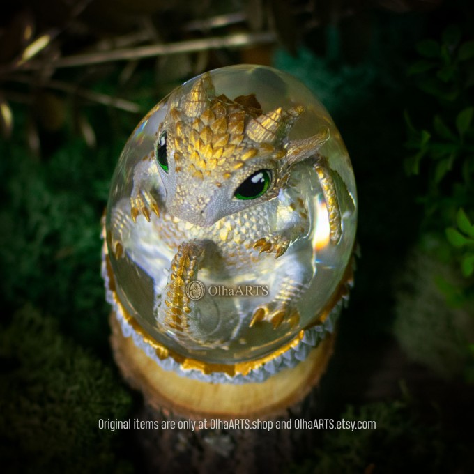 Dream Glider Dragon Egg, color Golden Pearl