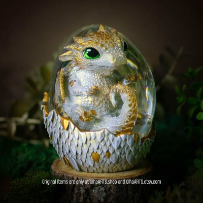 Dream Glider Dragon Egg in Golden Pearl color