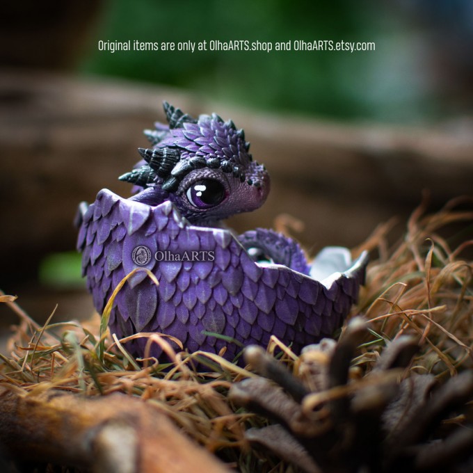 Dream Glider Dragon Hatchling, in Moon Violet color